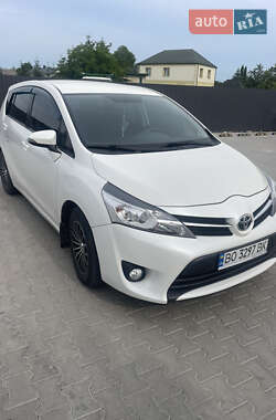 Минивэн Toyota Verso 2013 в Лановцах