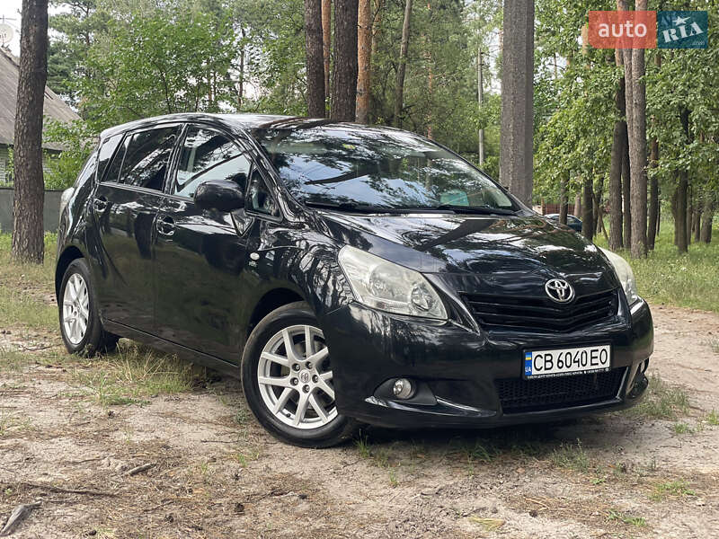 Мінівен Toyota Verso 2010 в Чернігові