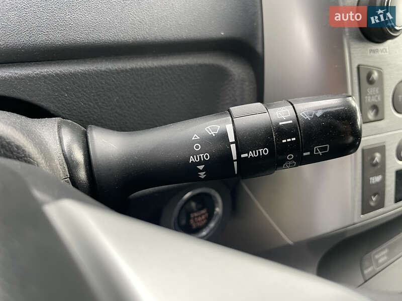 Мінівен Toyota Verso 2010 в Чернігові