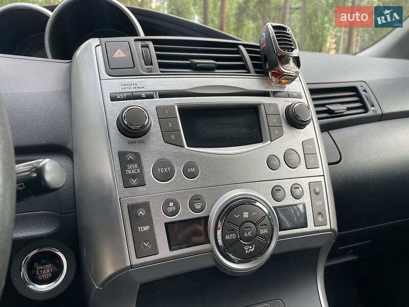 Мінівен Toyota Verso 2010 в Чернігові