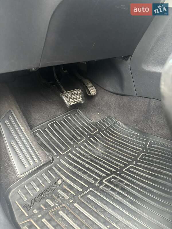 Мінівен Toyota Verso 2012 в Тернополі