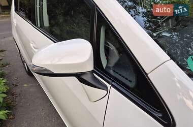 Минивэн Toyota Verso 2015 в 