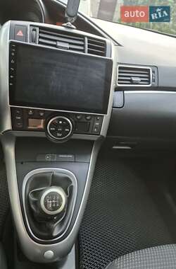 Минивэн Toyota Verso 2015 в 