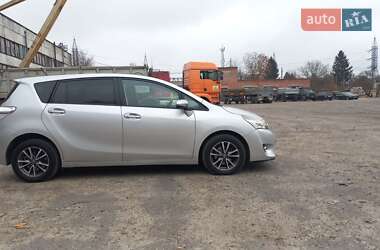 Мінівен Toyota Verso 2013 в Луцьку