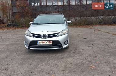 Мінівен Toyota Verso 2013 в Луцьку