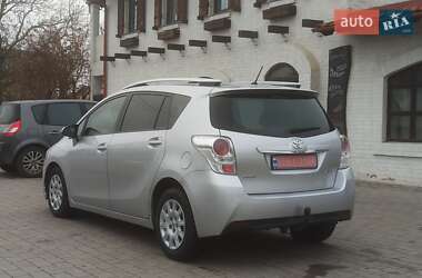 Мінівен Toyota Verso 2014 в Красилові