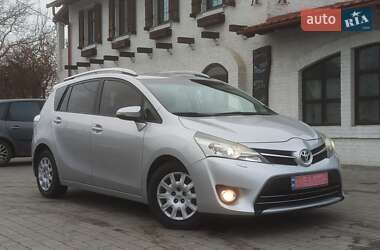 Мінівен Toyota Verso 2014 в Красилові