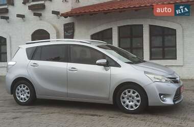 Мінівен Toyota Verso 2014 в Красилові