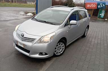 Мінівен Toyota Verso 2011 в Красилові