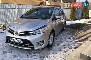 Мінівен Toyota Verso 2015 в Бердичеві