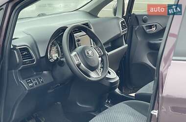 Минивэн Toyota Verso 2011 в 