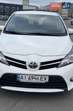 Минивэн Toyota Verso 2015 в 