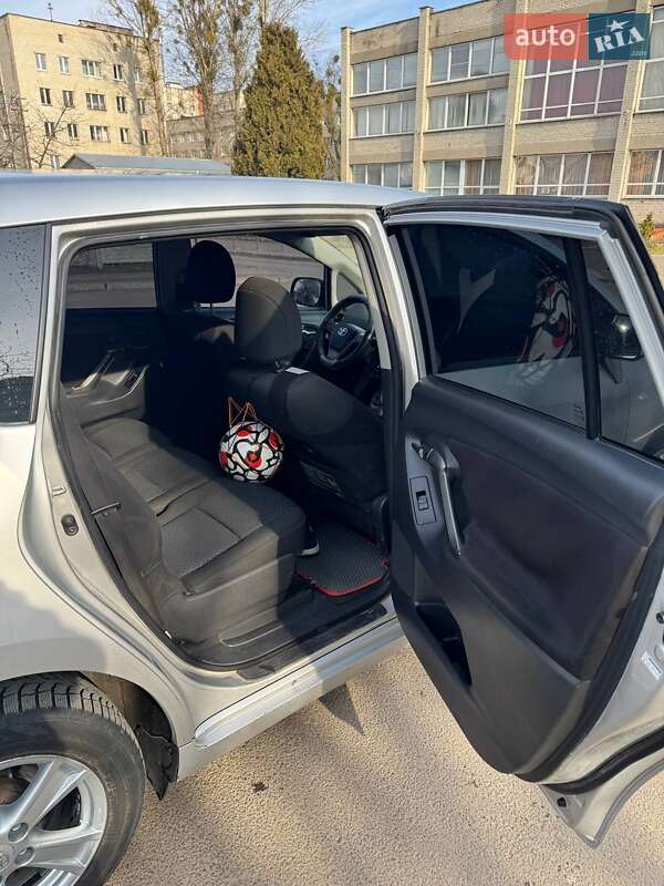 Мінівен Toyota Verso 2009 в Шумську