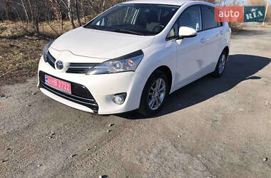 Минивэн Toyota Verso 2013 в Мирополе