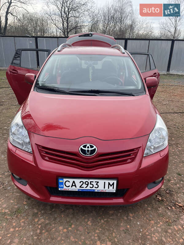 Мінівен Toyota Verso 2012 в Умані