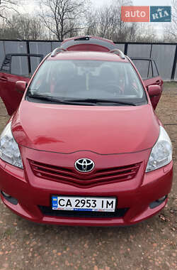 Мінівен Toyota Verso 2012 в Умані