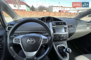 Минивэн Toyota Verso 2014 в 