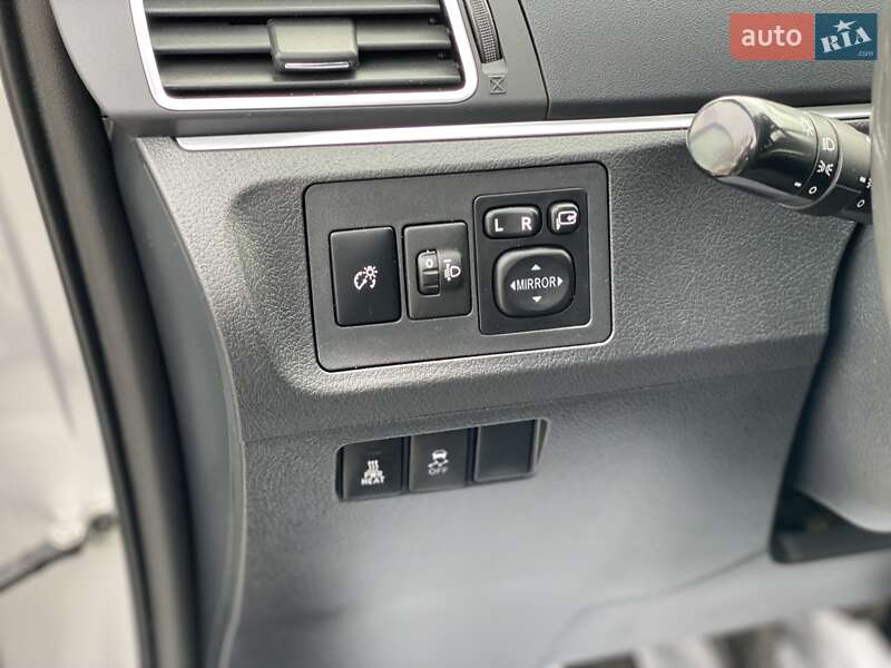 Мінівен Toyota Verso 2015 в Вінниці