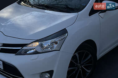 Минивэн Toyota Verso 2017 в 