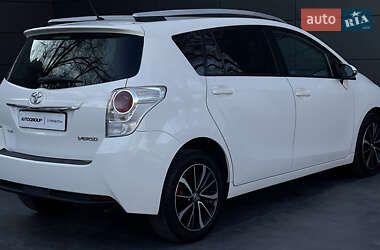 Минивэн Toyota Verso 2017 в 