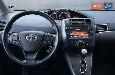 Минивэн Toyota Verso 2017 в 