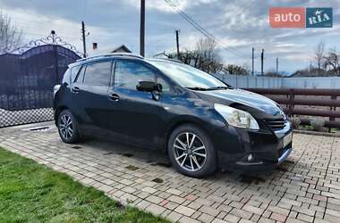 Мінівен Toyota Verso 2010 в 