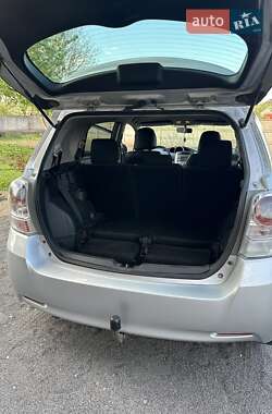 Минивэн Toyota Verso 2012 в 