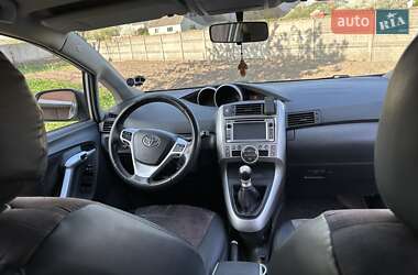 Минивэн Toyota Verso 2012 в 