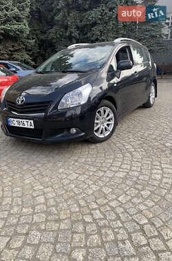 Мінівен Toyota Verso 2010 в Львові