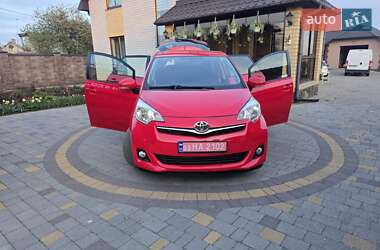 Минивэн Toyota Verso 2012 в 