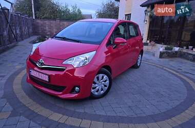 Минивэн Toyota Verso 2012 в 