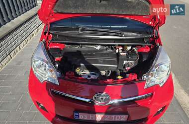 Минивэн Toyota Verso 2012 в 