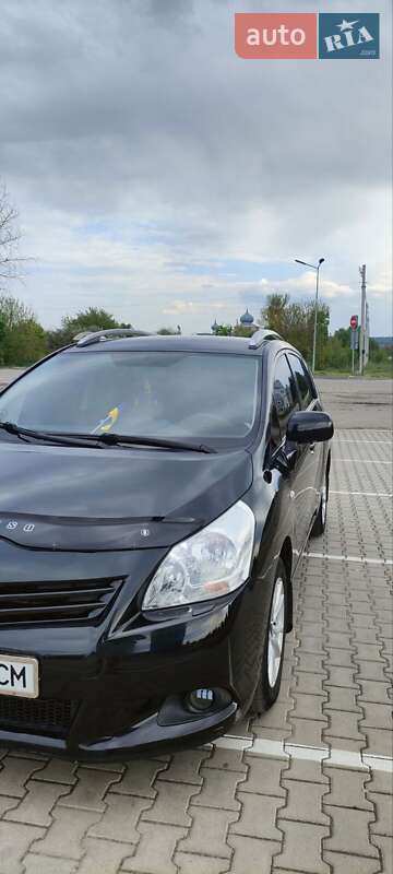 Минивэн Toyota Verso 2012 в Деражне