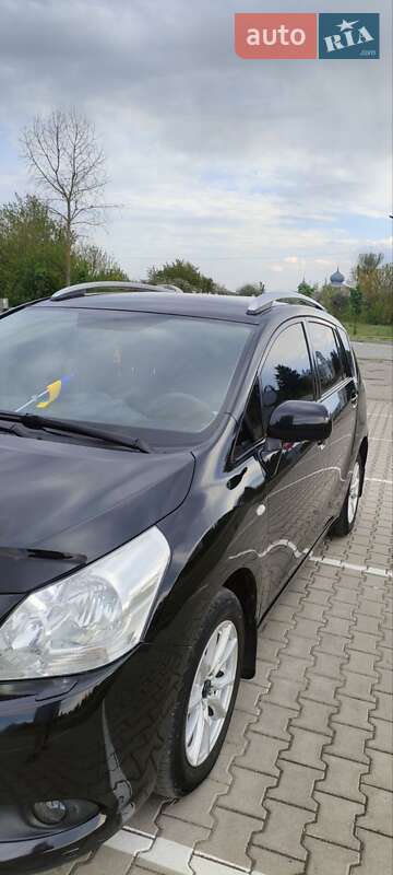 Минивэн Toyota Verso 2012 в Деражне