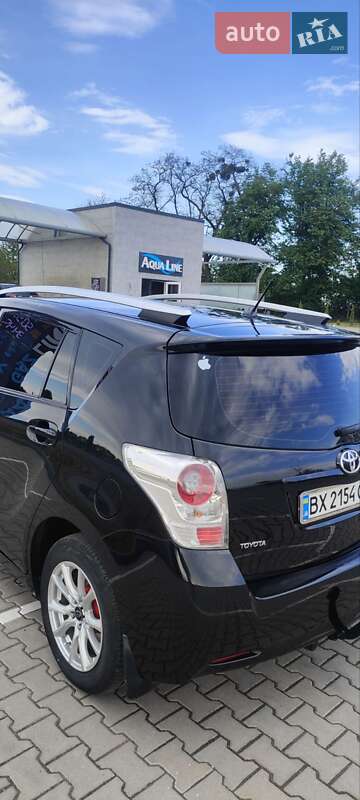 Минивэн Toyota Verso 2012 в Деражне