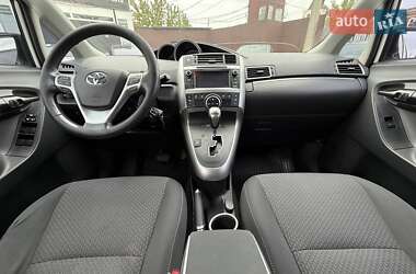Минивэн Toyota Verso 2013 в 