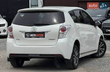 Минивэн Toyota Verso 2013 в 