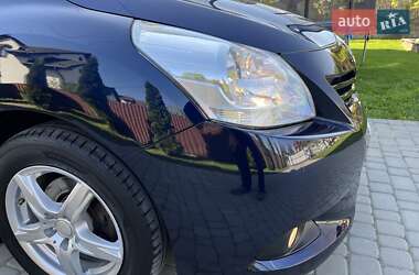 Минивэн Toyota Verso 2012 в 