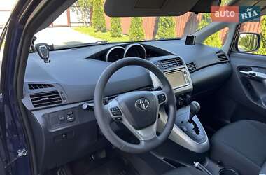 Минивэн Toyota Verso 2012 в 