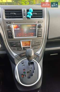Минивэн Toyota Verso 2012 в 