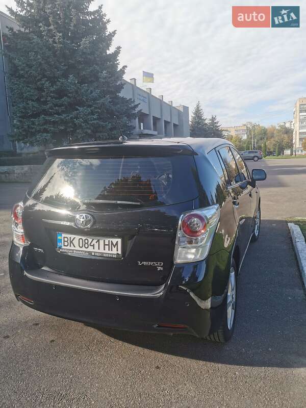 Мінівен Toyota Verso 2009 в Рівному