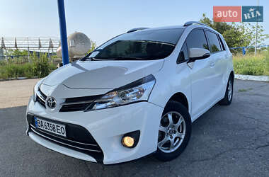 Мінівен Toyota Verso 2014 в Кропивницькому