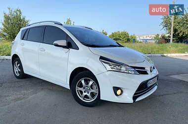 Минивэн Toyota Verso 2014 в 