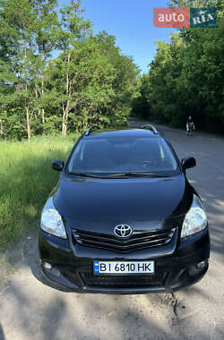 Минивэн Toyota Verso 2011 в 