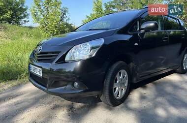 Минивэн Toyota Verso 2011 в 