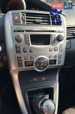 Минивэн Toyota Verso 2011 в 