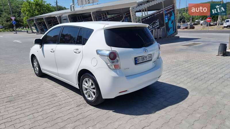 Мінівен Toyota Verso 2011 в Полтаві