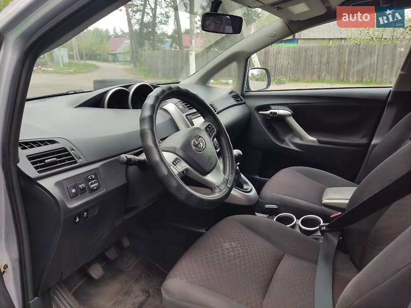 Мінівен Toyota Verso 2011 в Києві