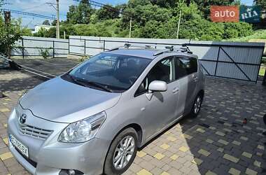 Мінівен Toyota Verso 2012 в Львові