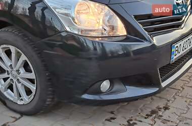 Мінівен Toyota Verso 2012 в Кривому Розі